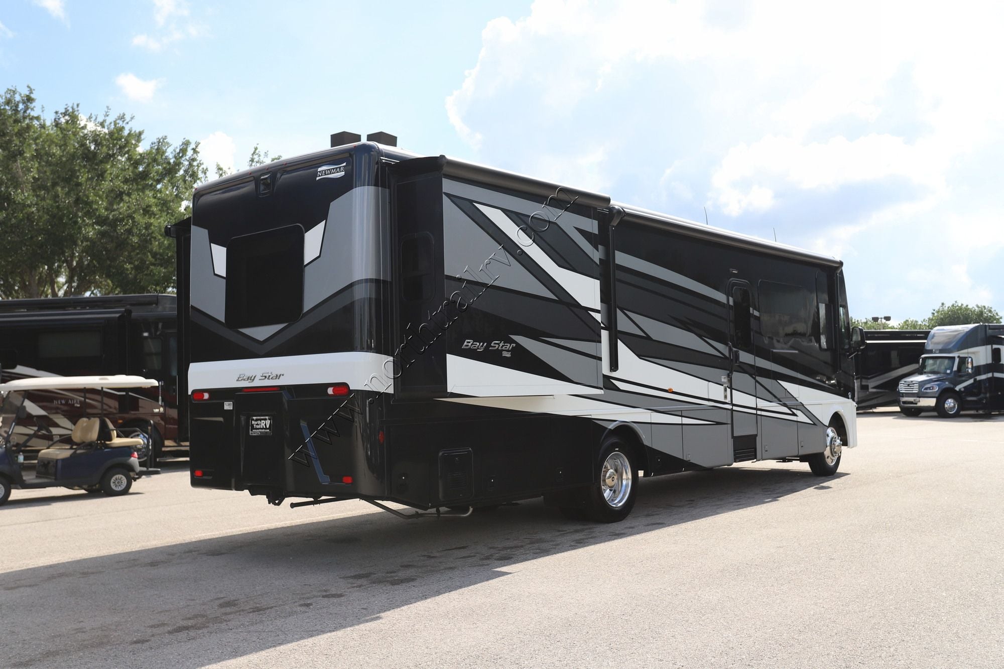 New 2027 Newmar Bay Star 3640 Class A  For Sale