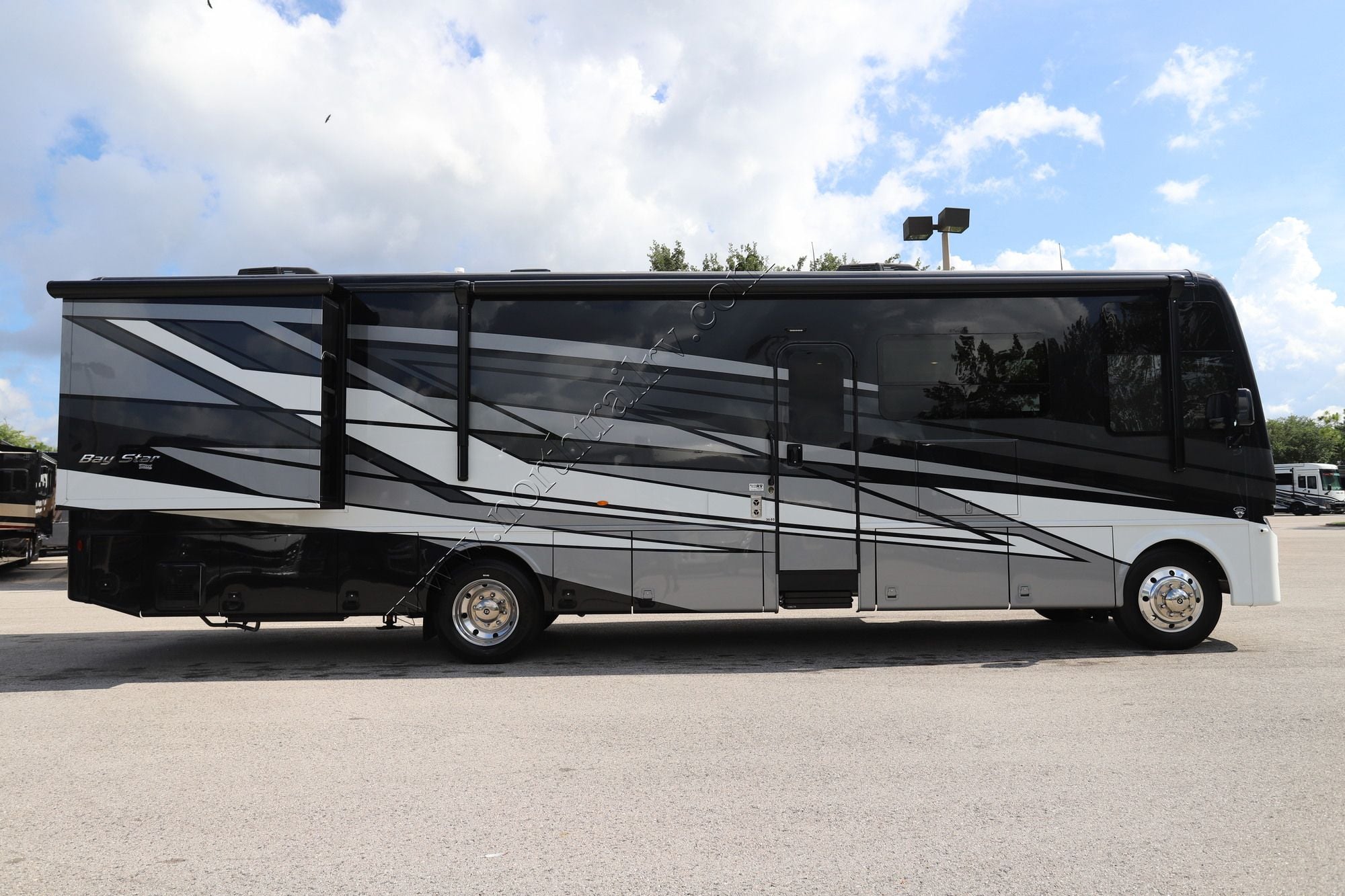 New 2027 Newmar Bay Star 3640 Class A  For Sale