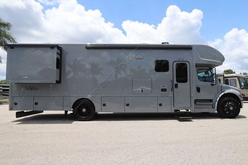 2025 Renegade Rv Valencia 36SB Super C