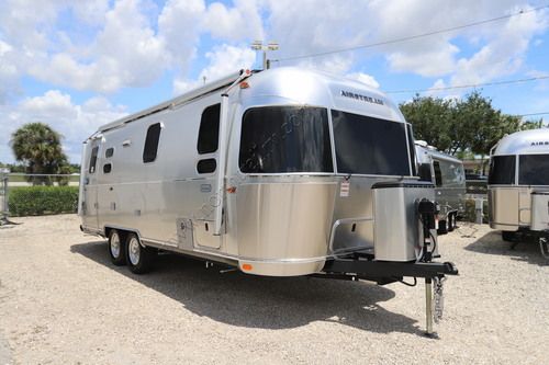 2026 Airstream Globetrotter 25FB
