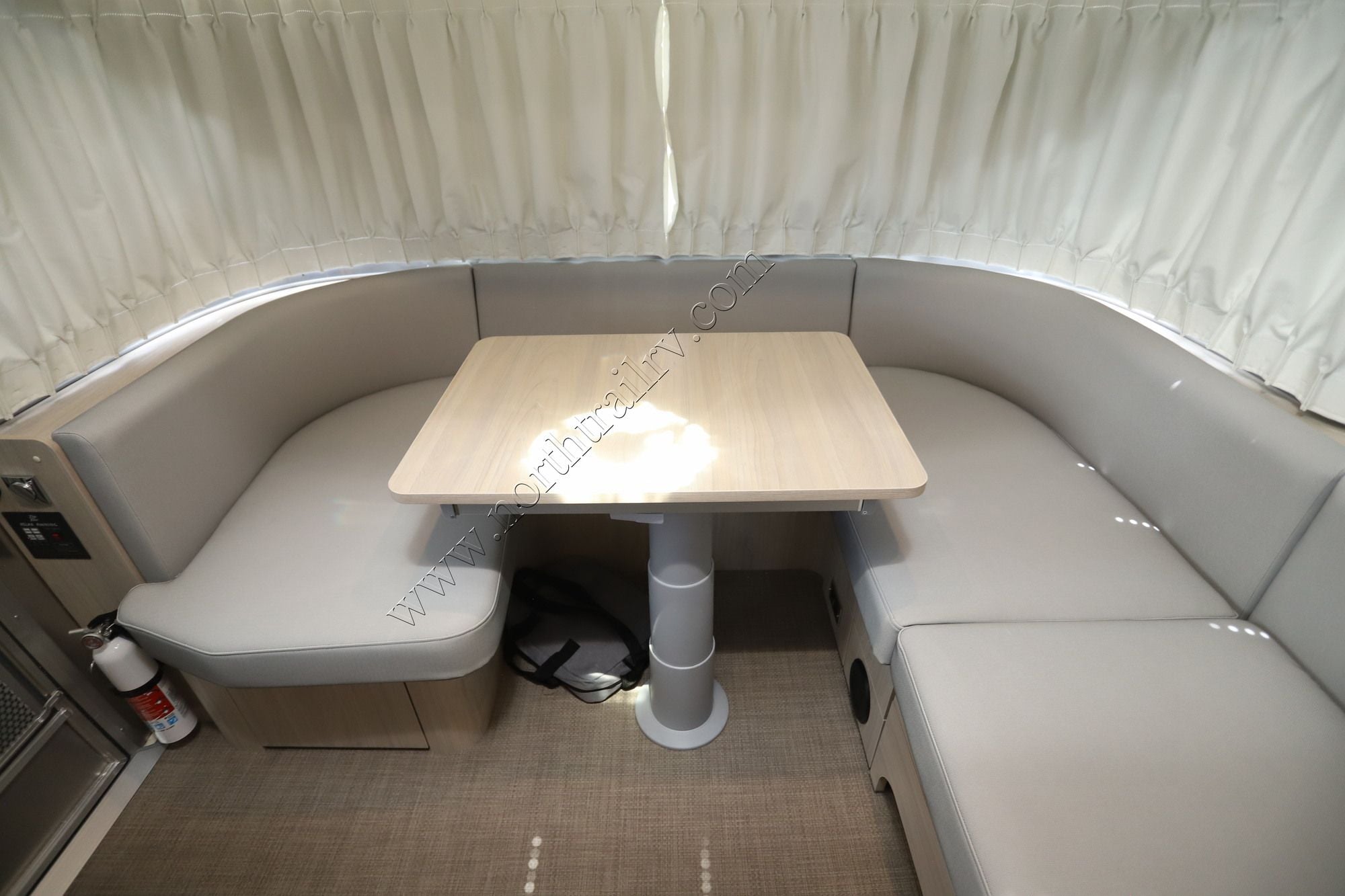 New 2026 Airstream Globetrotter 25FB Travel Trailer  For Sale