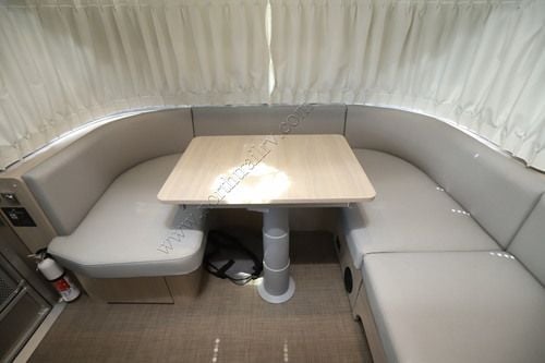 2026 Airstream Globetrotter 25FB