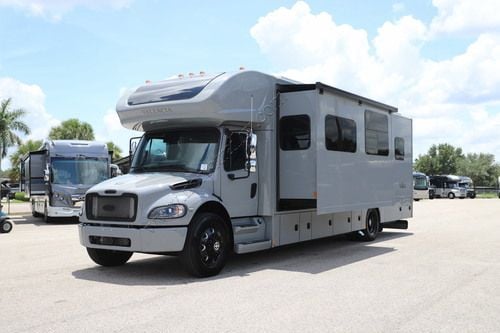 2025 Renegade Rv Valencia 36SB Super C