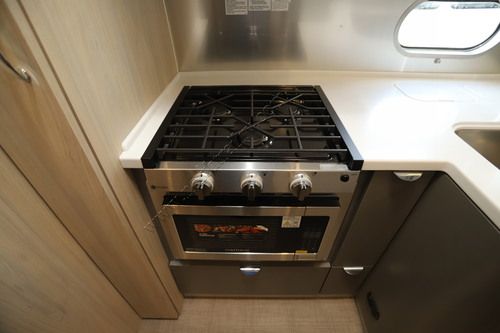 2026 Airstream Globetrotter 25FB