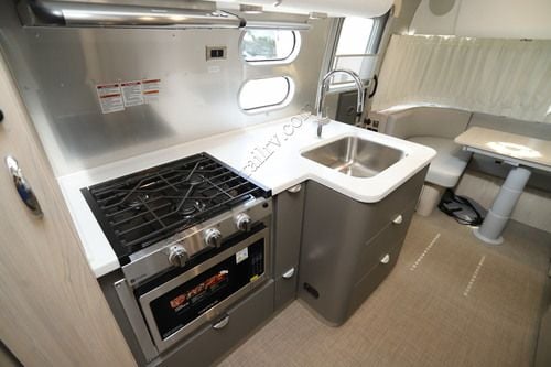 2026 Airstream Globetrotter 25FB