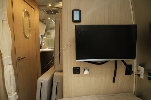 2026 Airstream Globetrotter 25FB