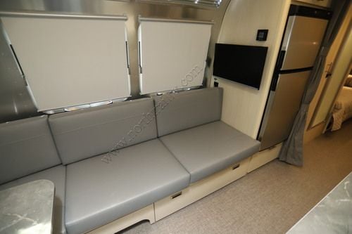 2026 Airstream Flying Cloud 25FB