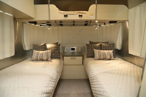 2026 Airstream Flying Cloud 25FB