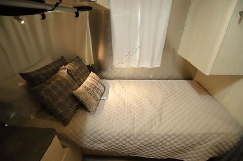 2026 Airstream Flying Cloud 25FB