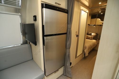 2026 Airstream Flying Cloud 25FB