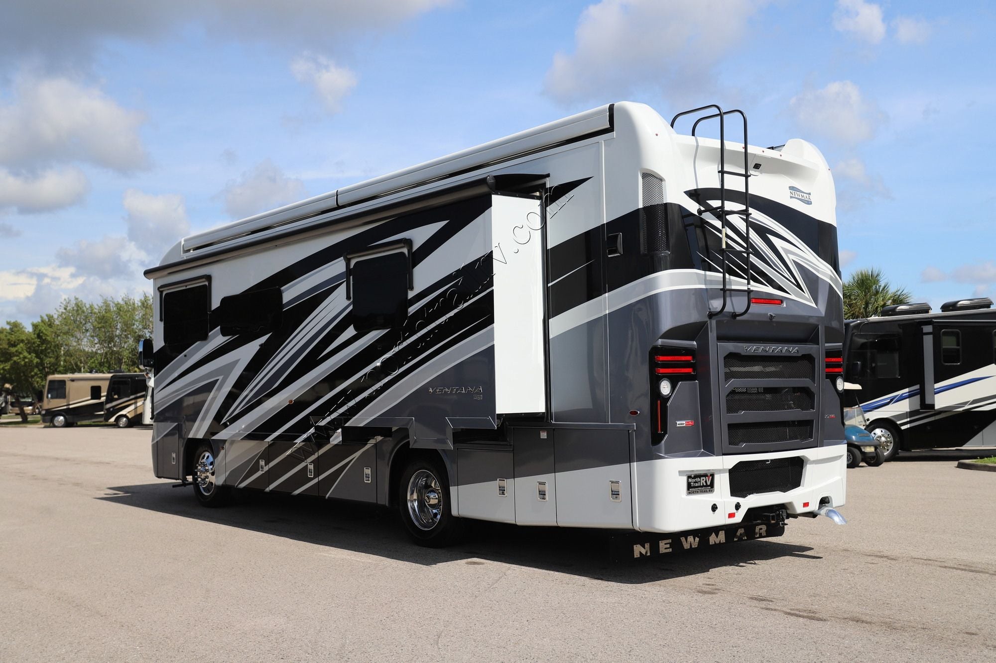 Used 2023 Newmar Ventana 3407 Class A  For Sale