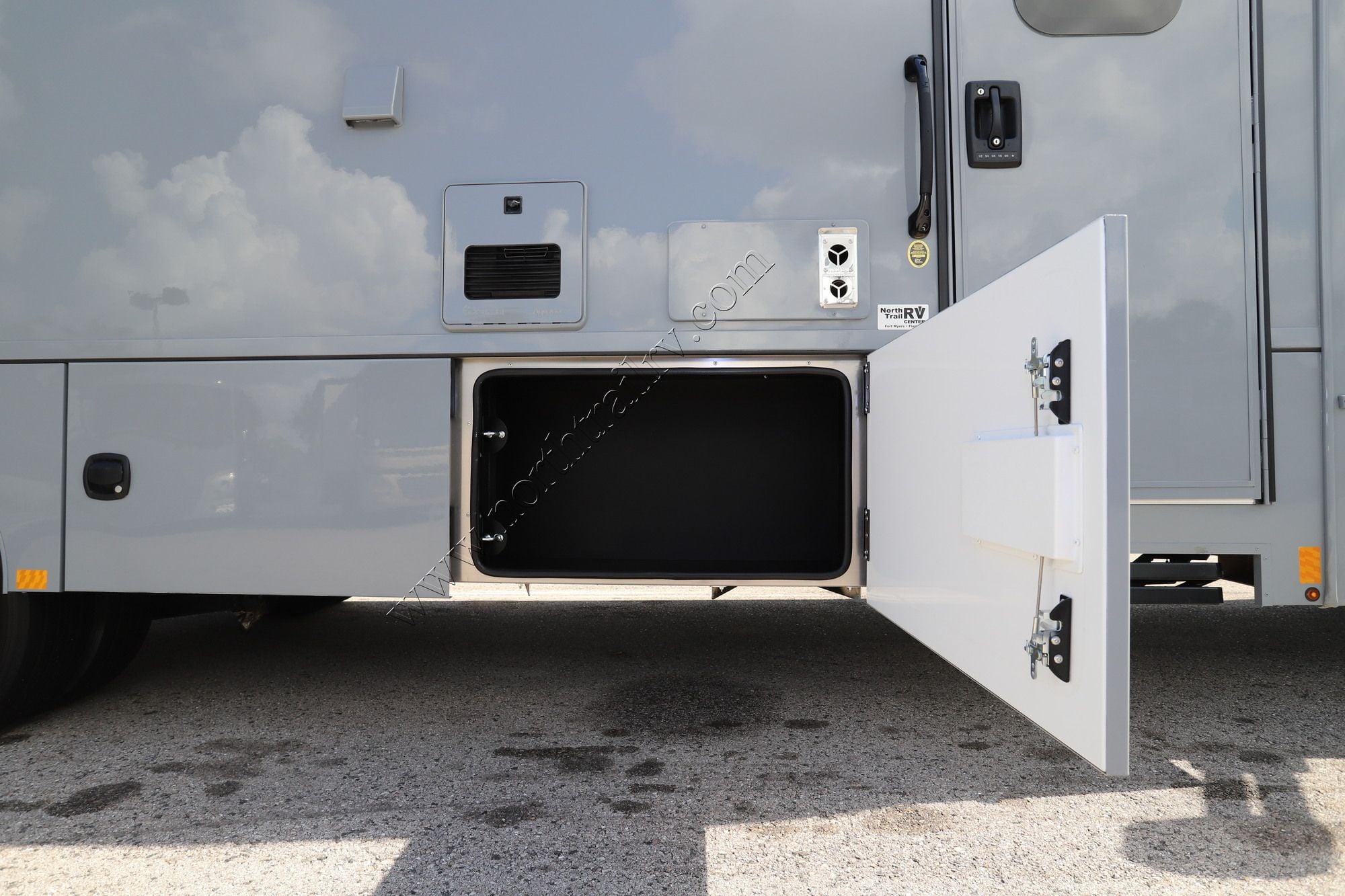 New 2027 Renegade Rv Veracruz 33VRS Super C  For Sale