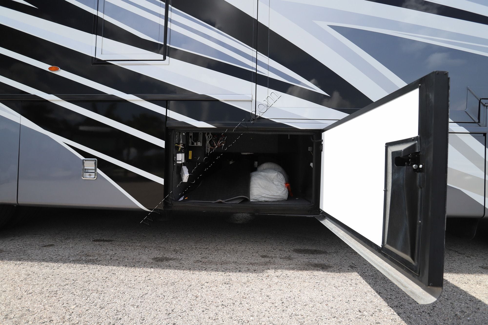 Used 2023 Newmar Ventana 3407 Class A  For Sale
