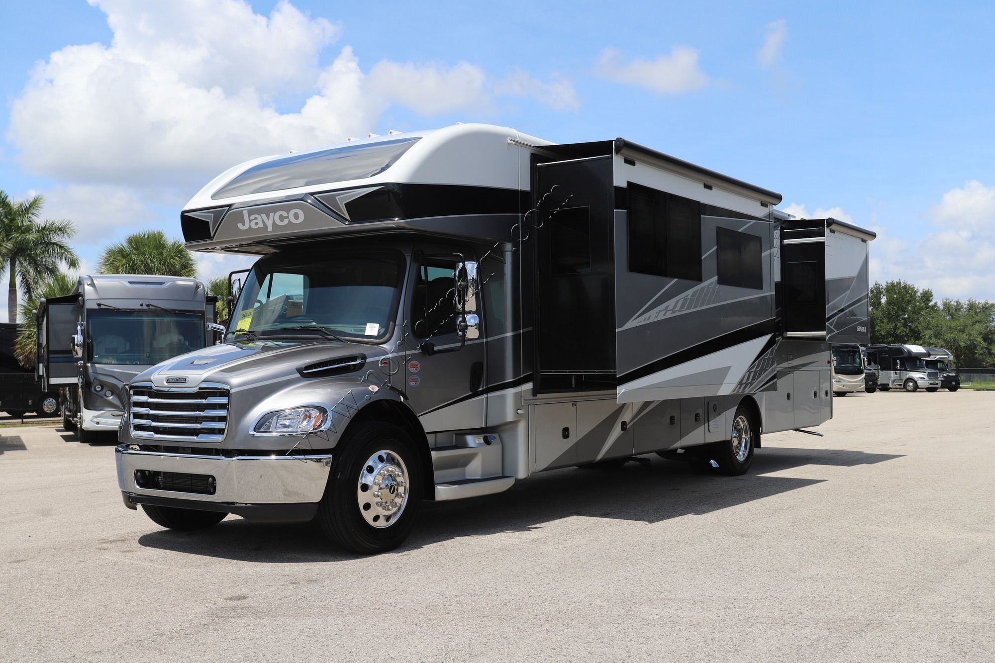 Used 2026 Jayco Seneca 37L Super C  For Sale