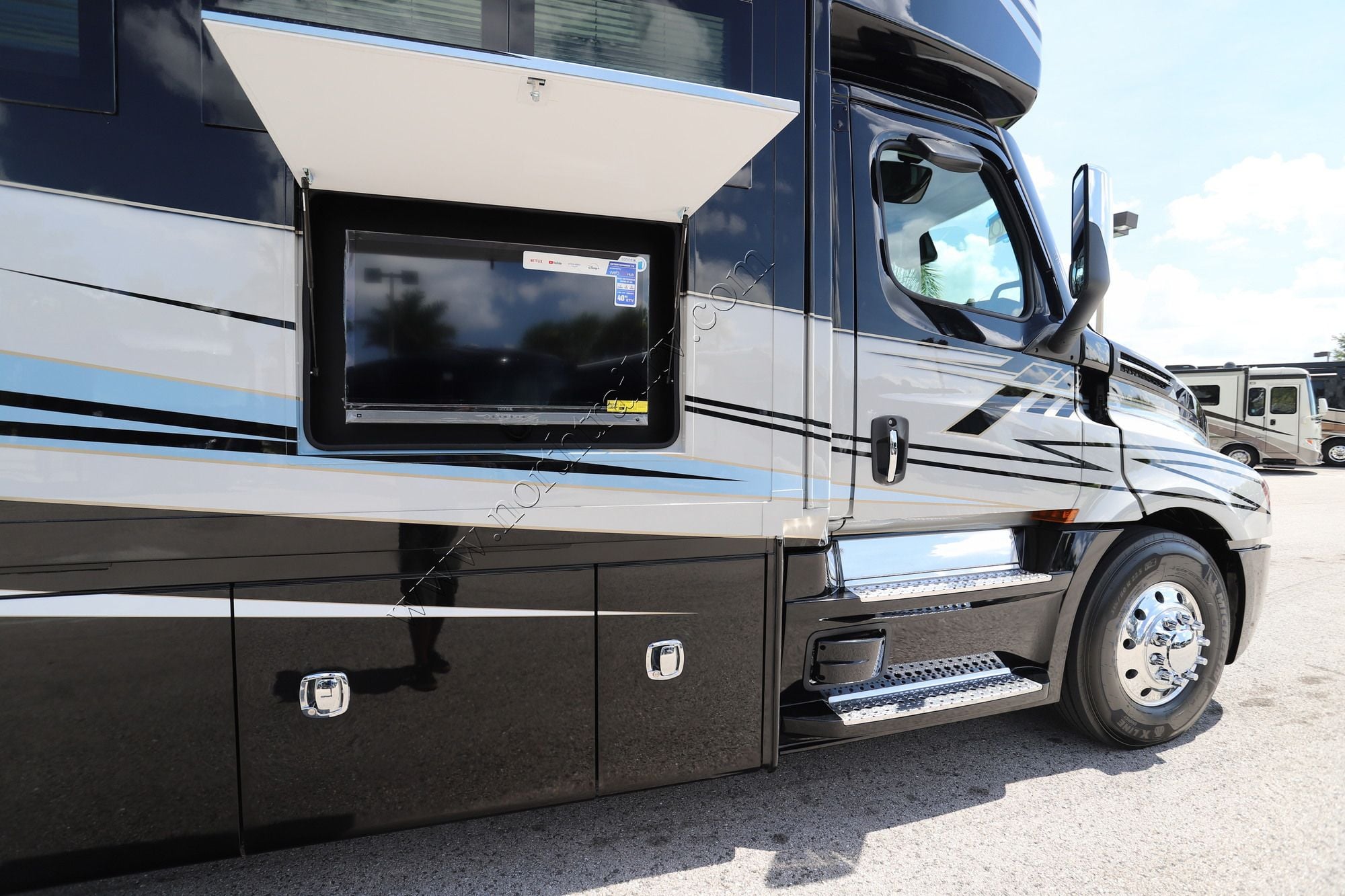 New 2026 Dynamax Grand Sport 45CB Super C  For Sale