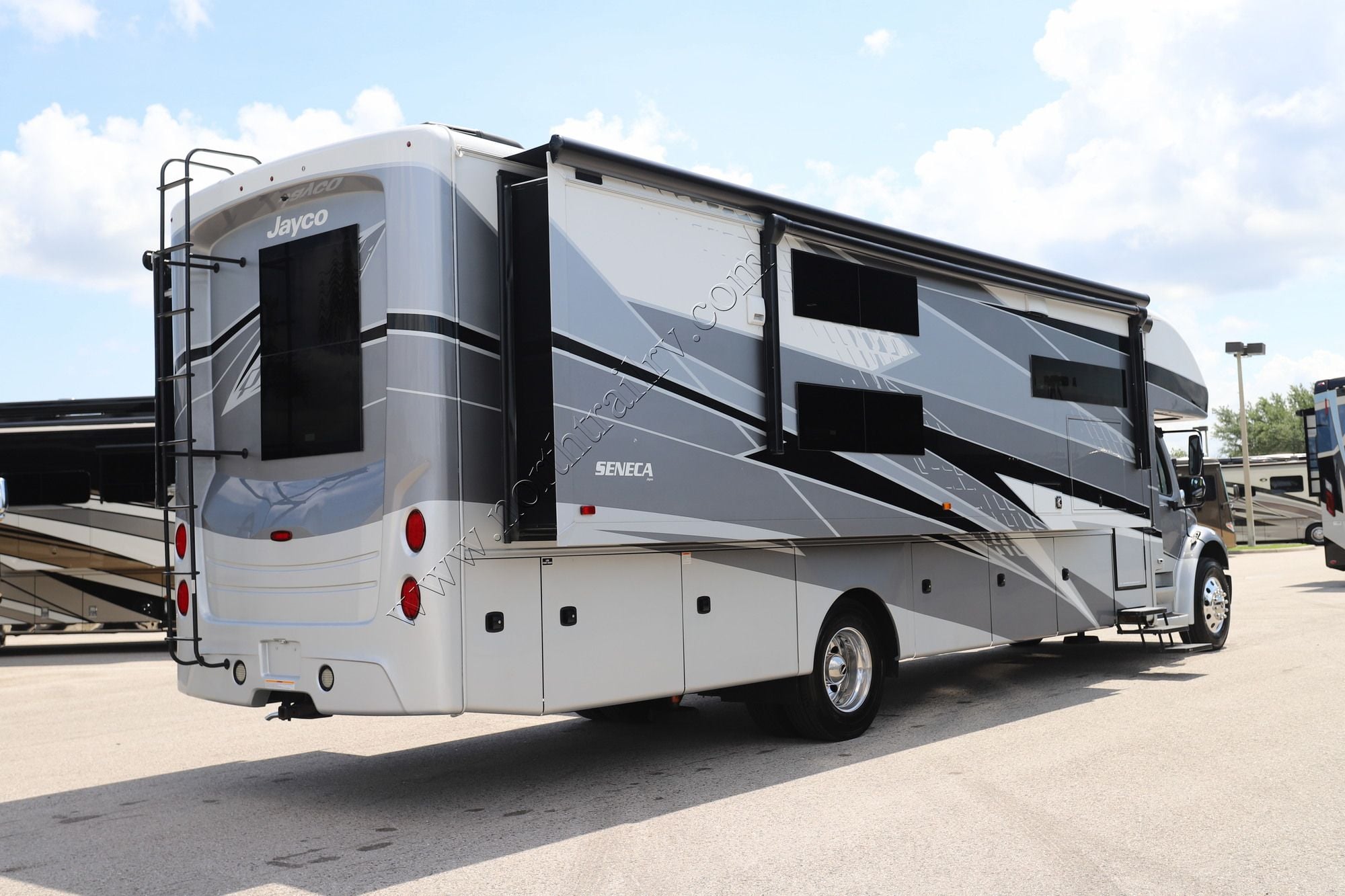 Used 2026 Jayco Seneca 37L Super C  For Sale