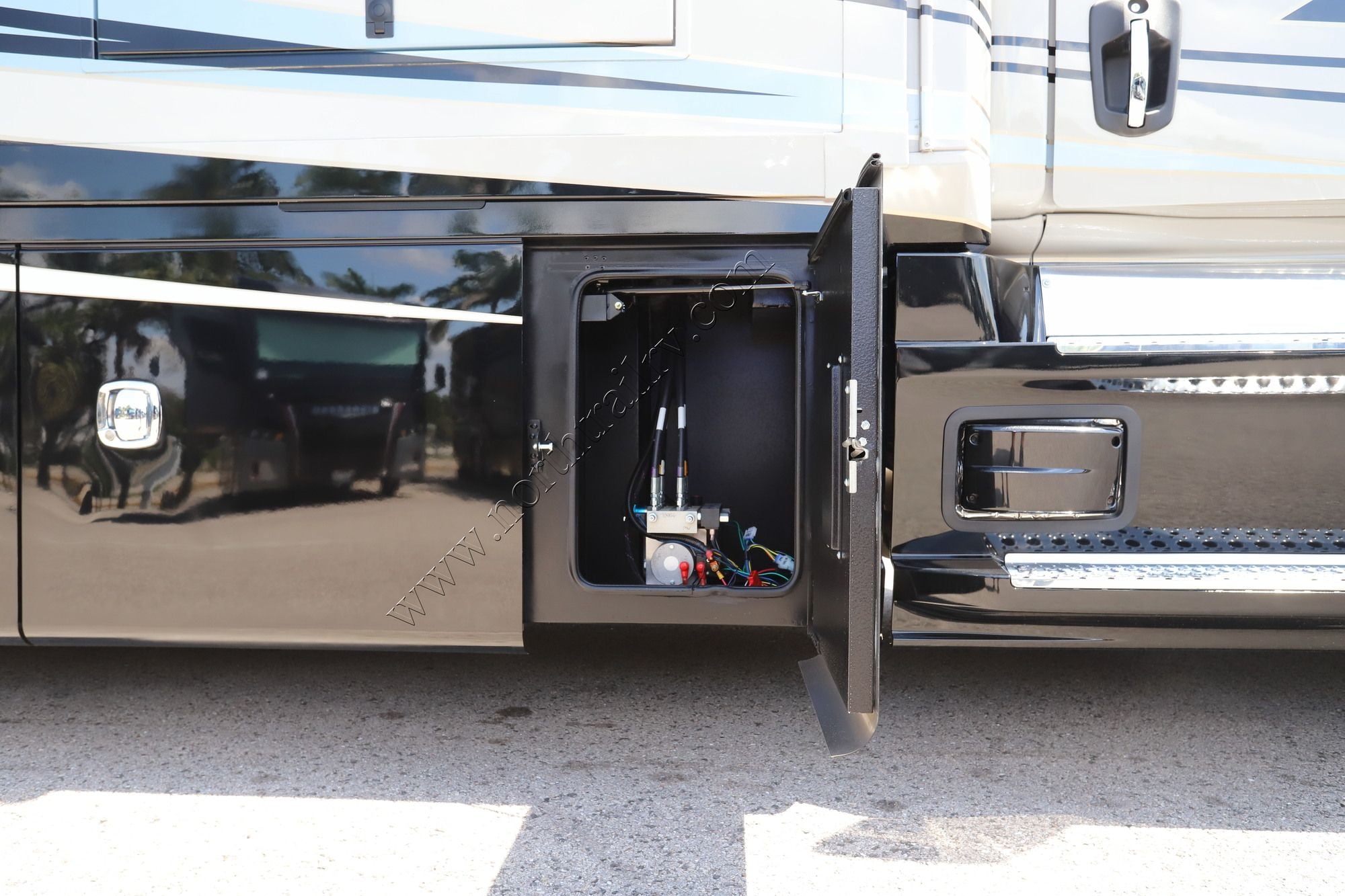 New 2026 Dynamax Grand Sport 45CB Super C  For Sale