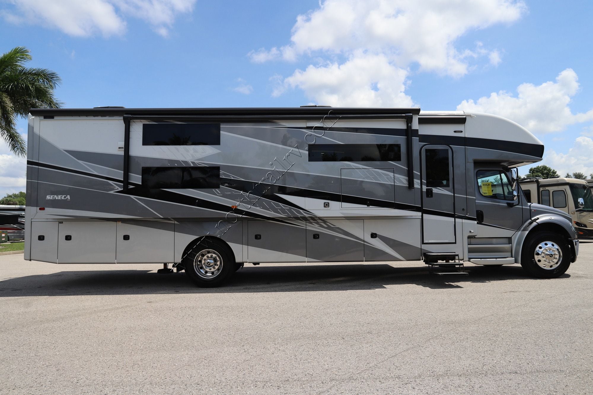 Used 2026 Jayco Seneca 37L Super C  For Sale