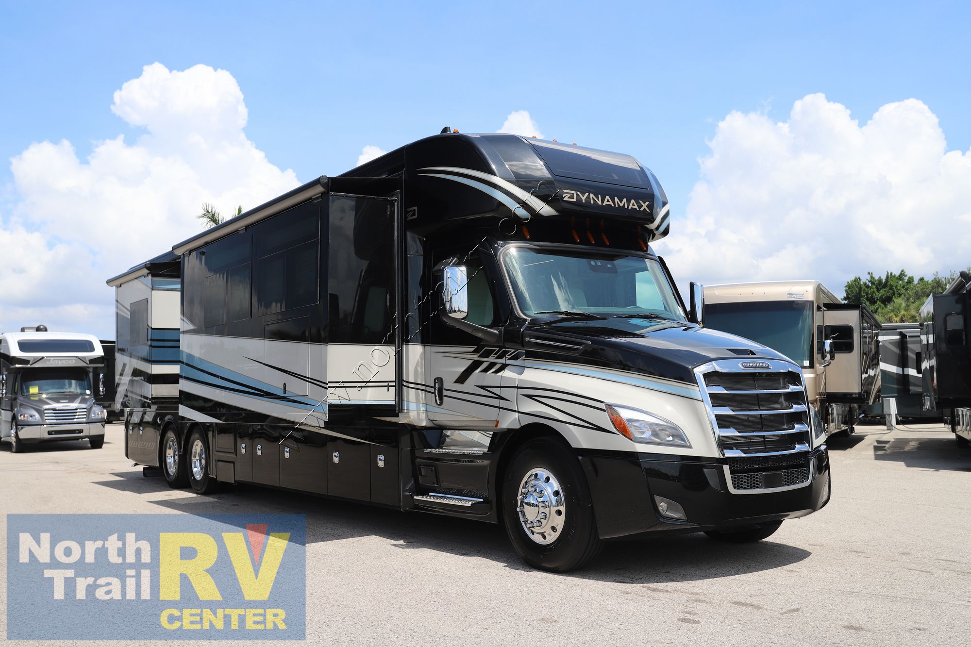 New 2026 Dynamax Grand Sport 45CB Super C  For Sale