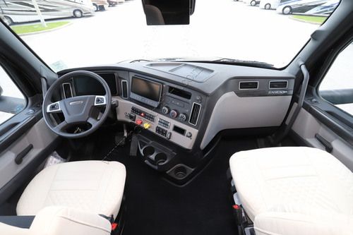 2026 Dynamax Grand Sport 45CB