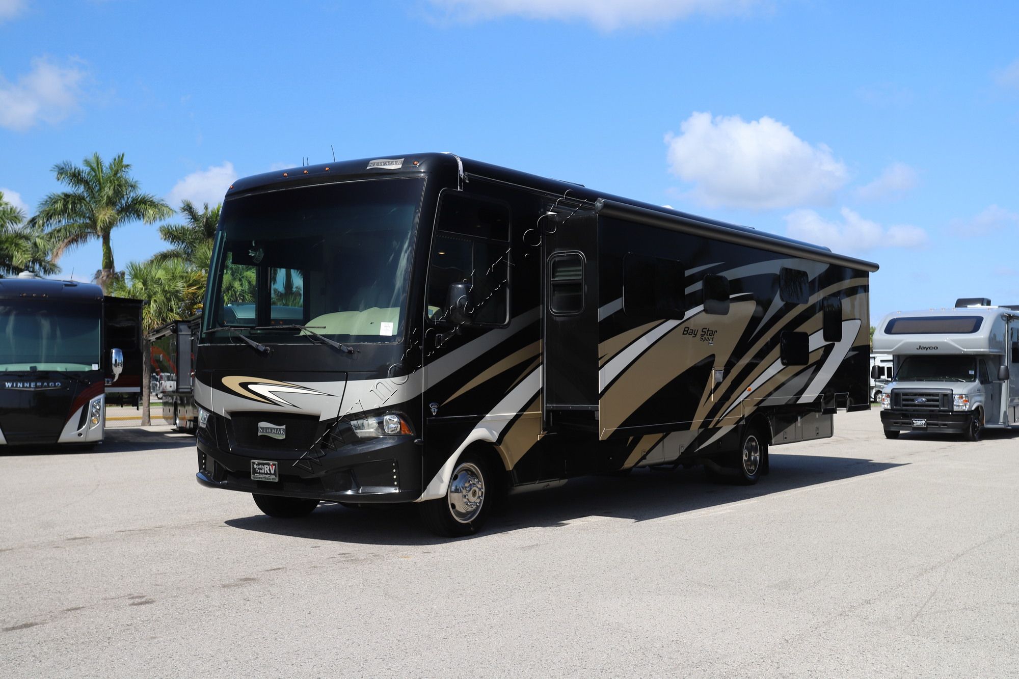 Used 2021 Newmar Bay Star Sport 3315 Class A  For Sale