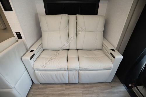 2027 Newmar Freedom Aire 2515