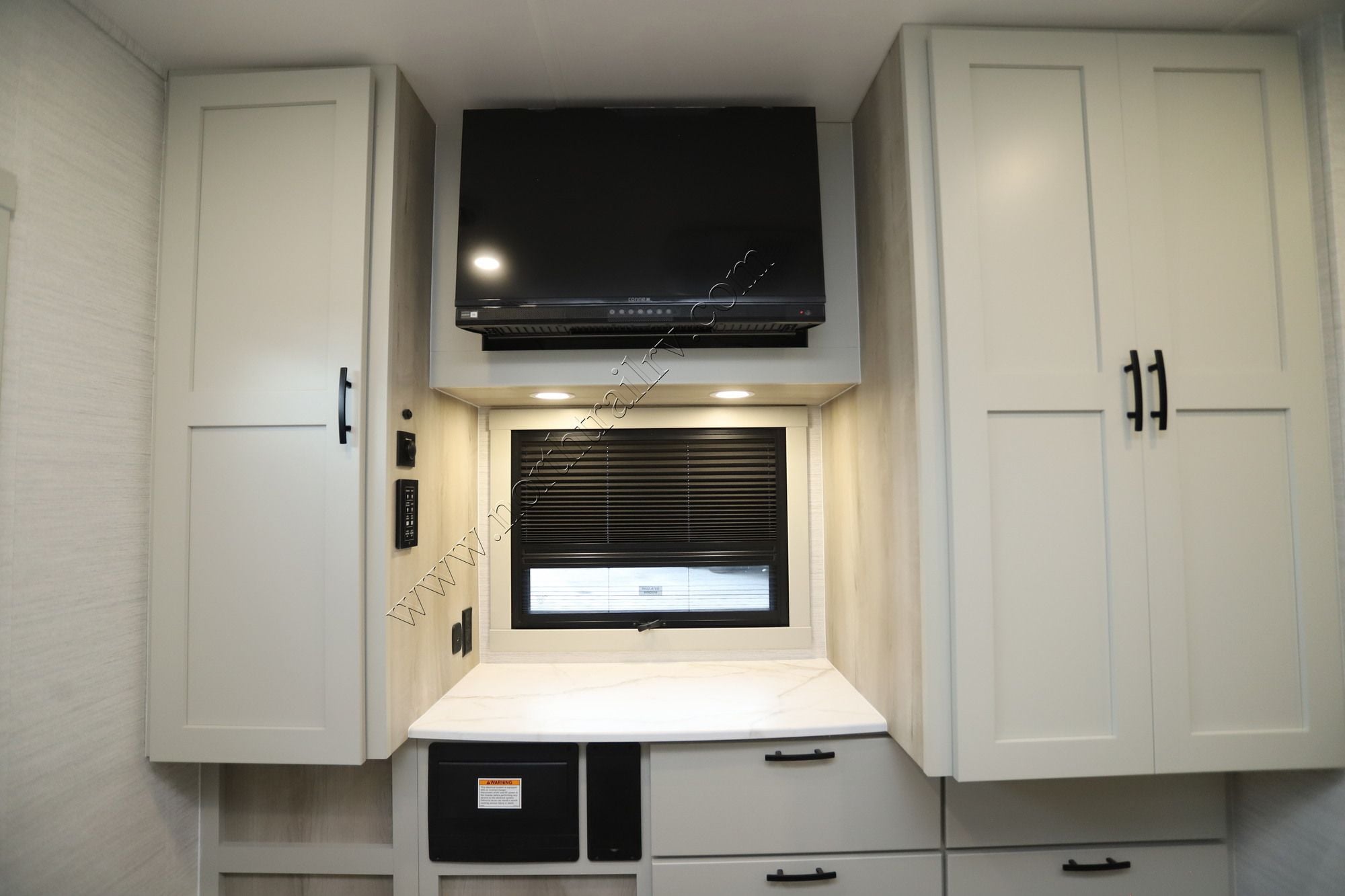 New 2027 Dynamax Isata 6 31KS Super C  For Sale