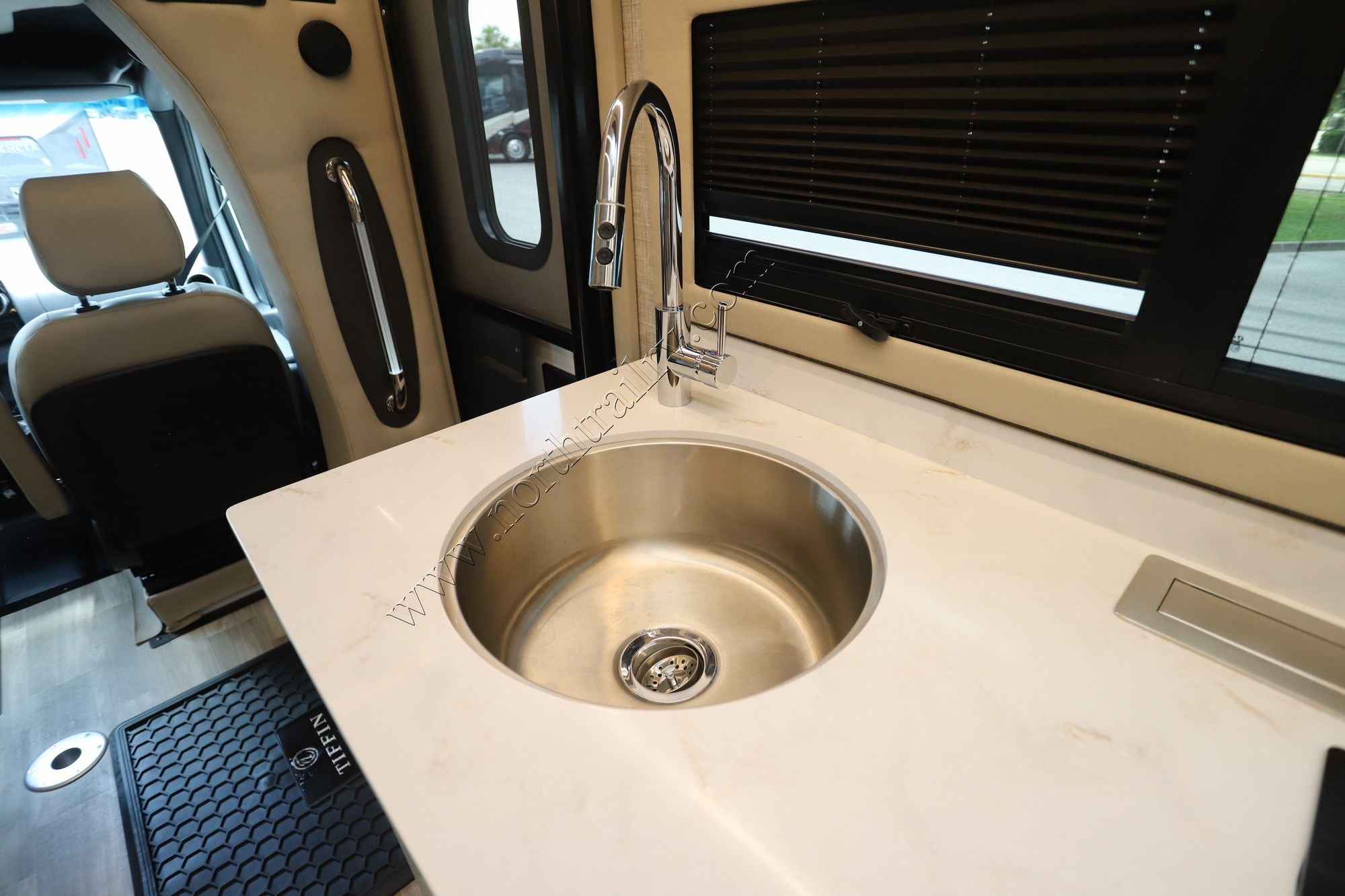 Used 2026 Tiffin Motor Homes Wayfarer 25XPW Class C  For Sale
