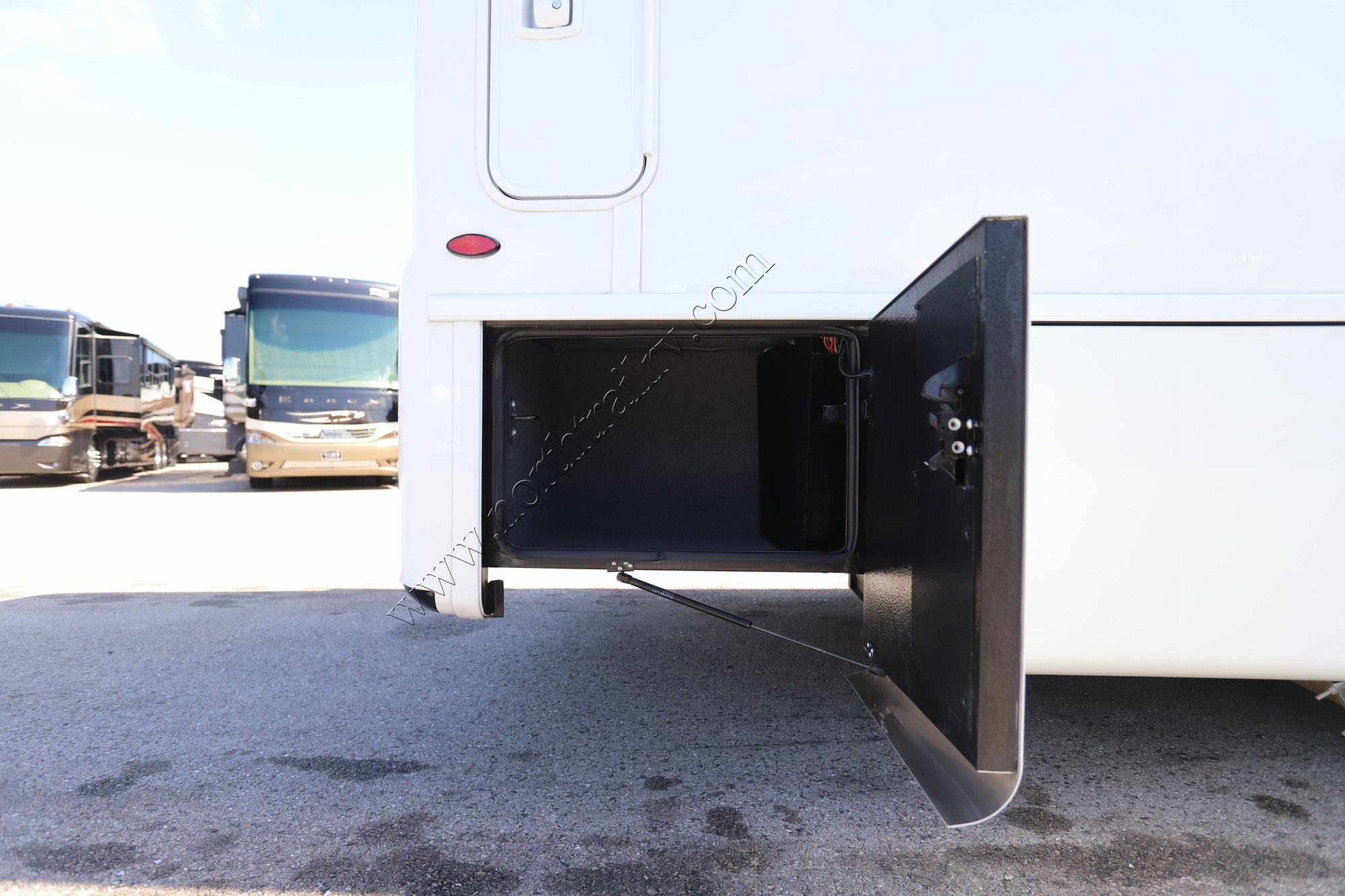 New 2027 Newmar Freedom Aire 2515 Class C  For Sale