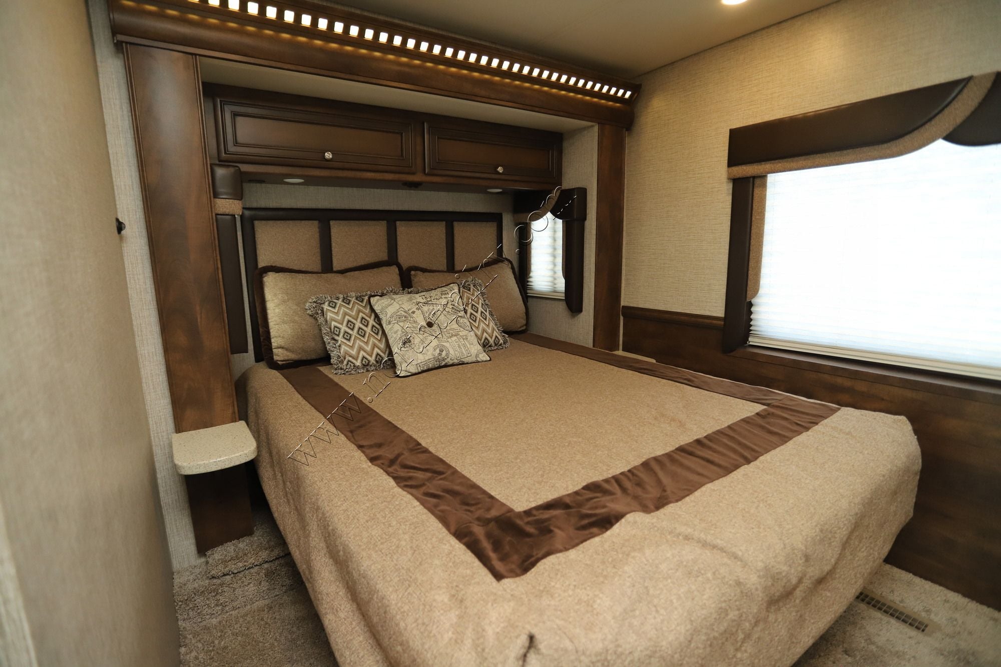Used 2021 Newmar Bay Star Sport 3315 Class A  For Sale