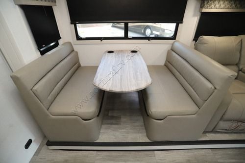 2023 Dynamax Isata 5 30FWD4X4