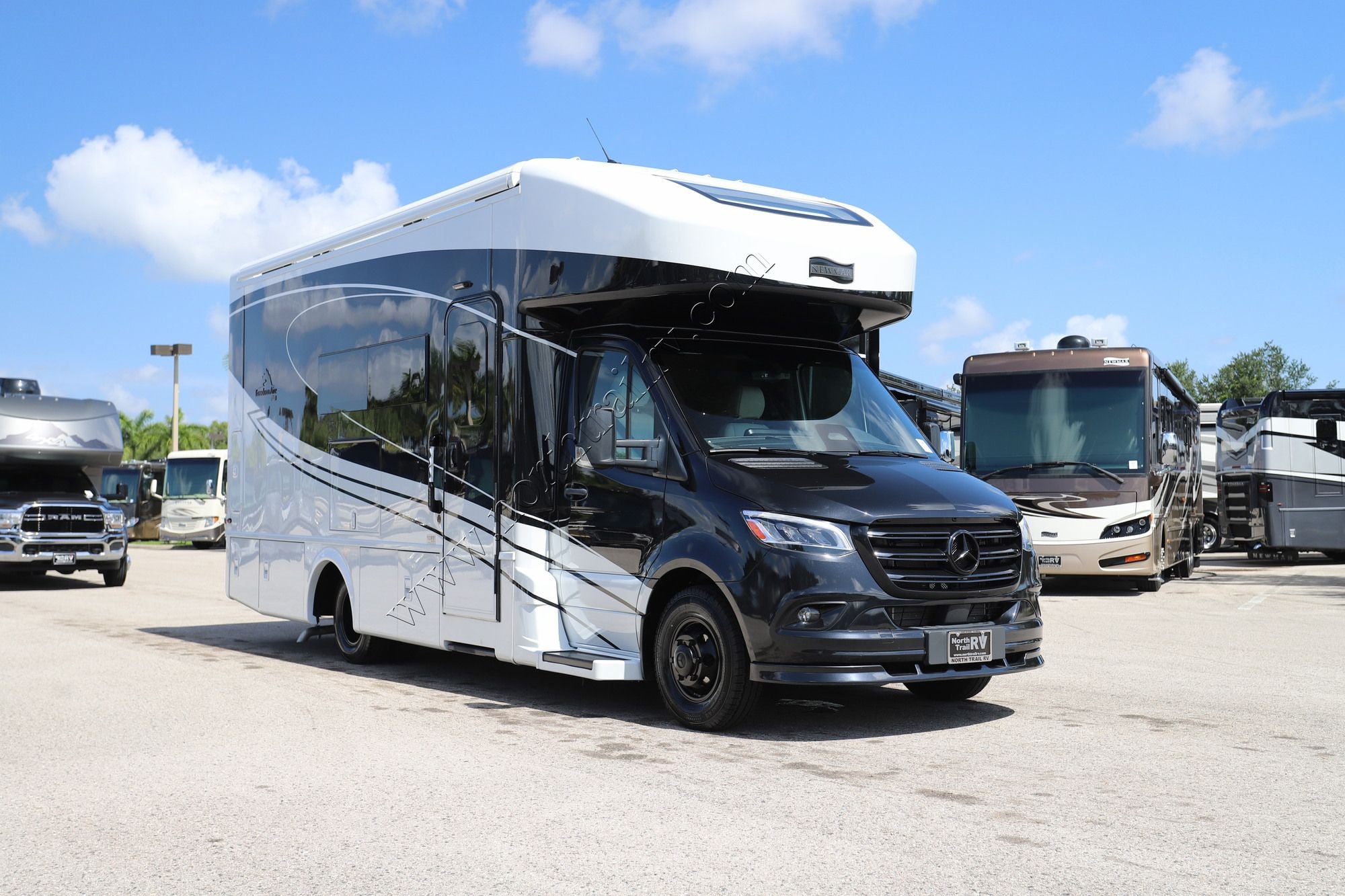 New 2027 Newmar Freedom Aire 2515 Class C  For Sale