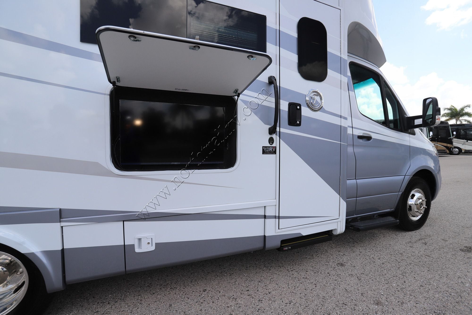 Used 2026 Tiffin Motor Homes Wayfarer 25XPW Class C  For Sale