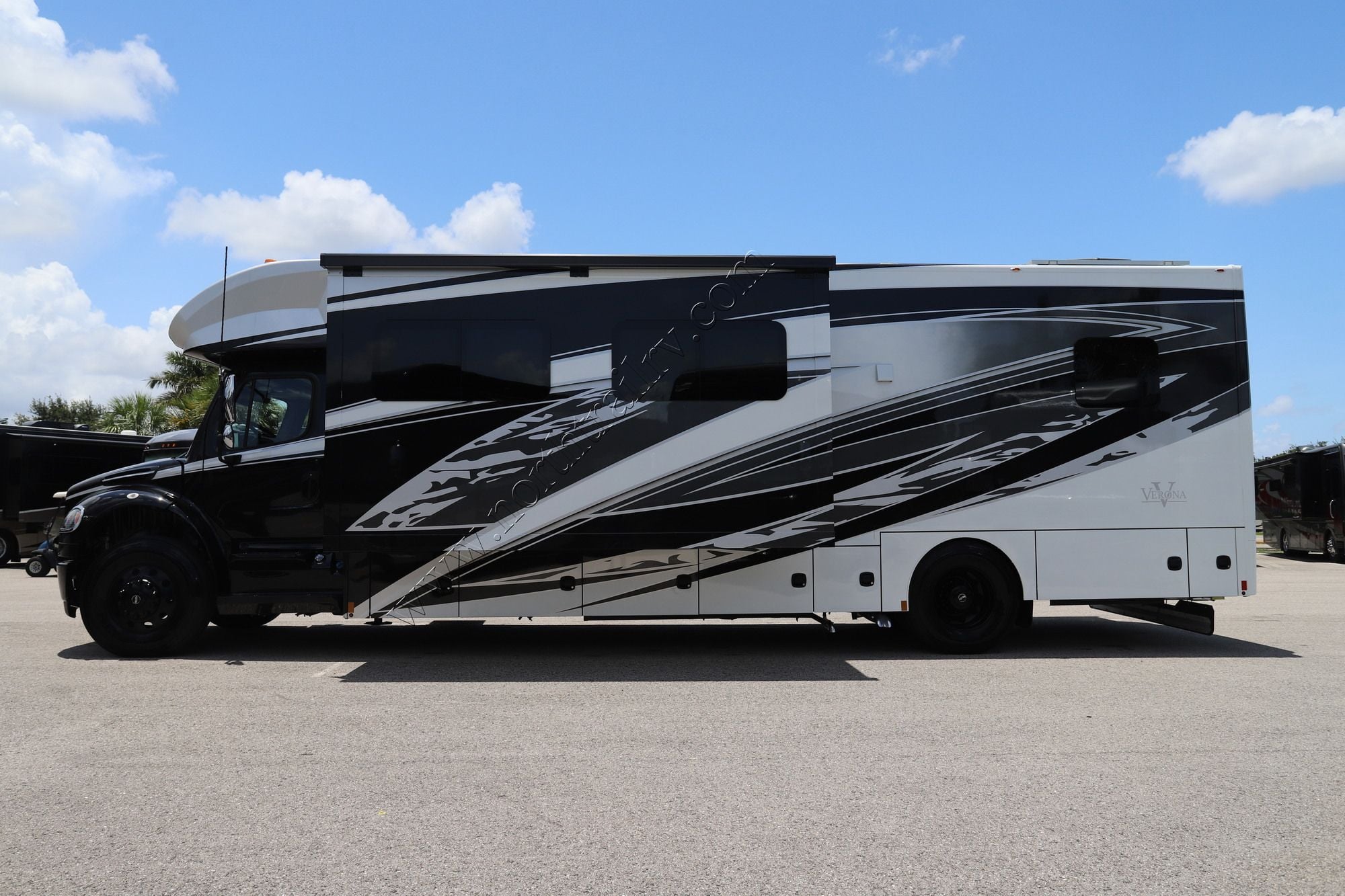 New 2027 Renegade Rv Verona 36VSB Super C  For Sale