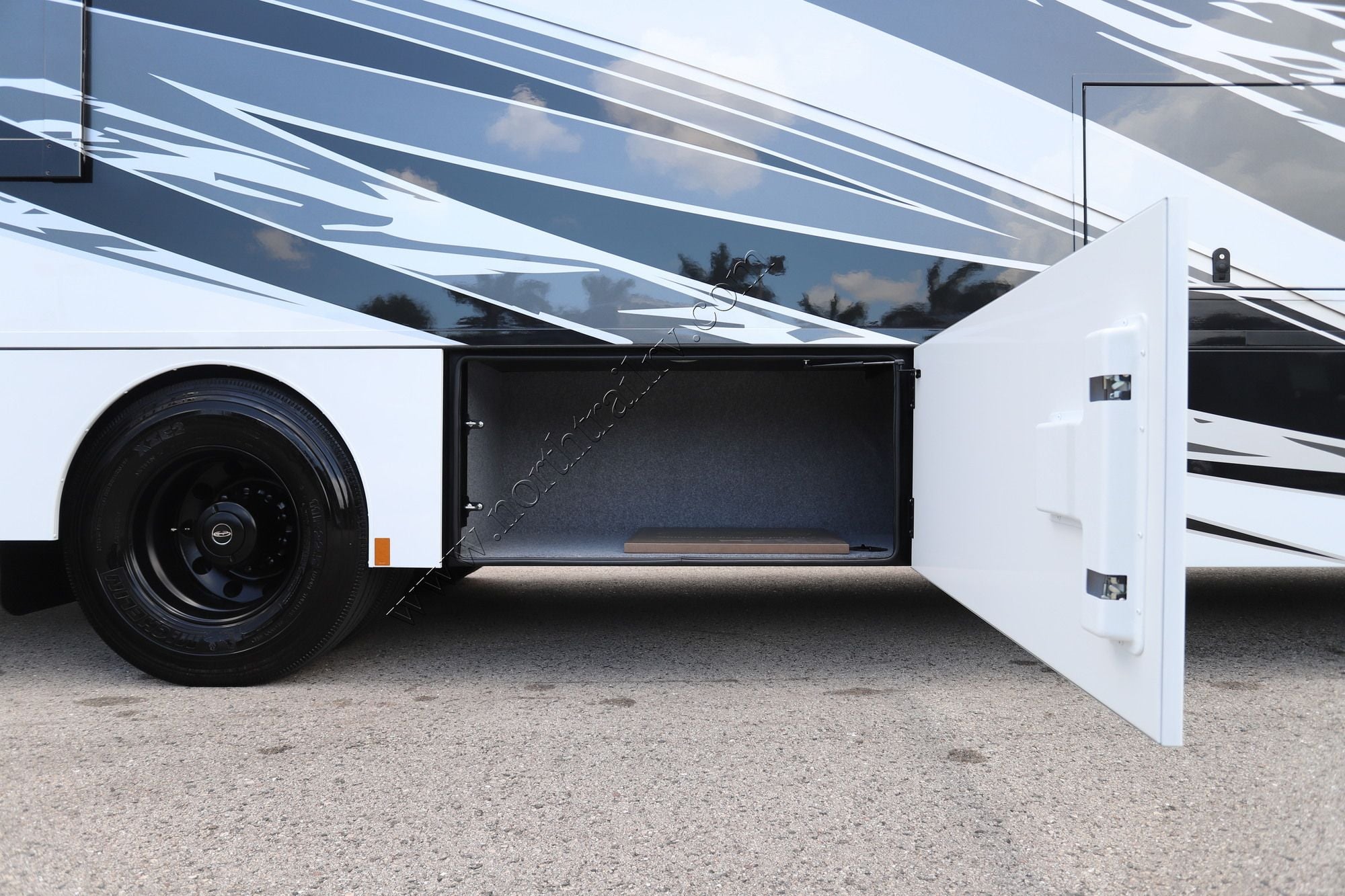 New 2027 Renegade Rv Verona 36VSB Super C  For Sale