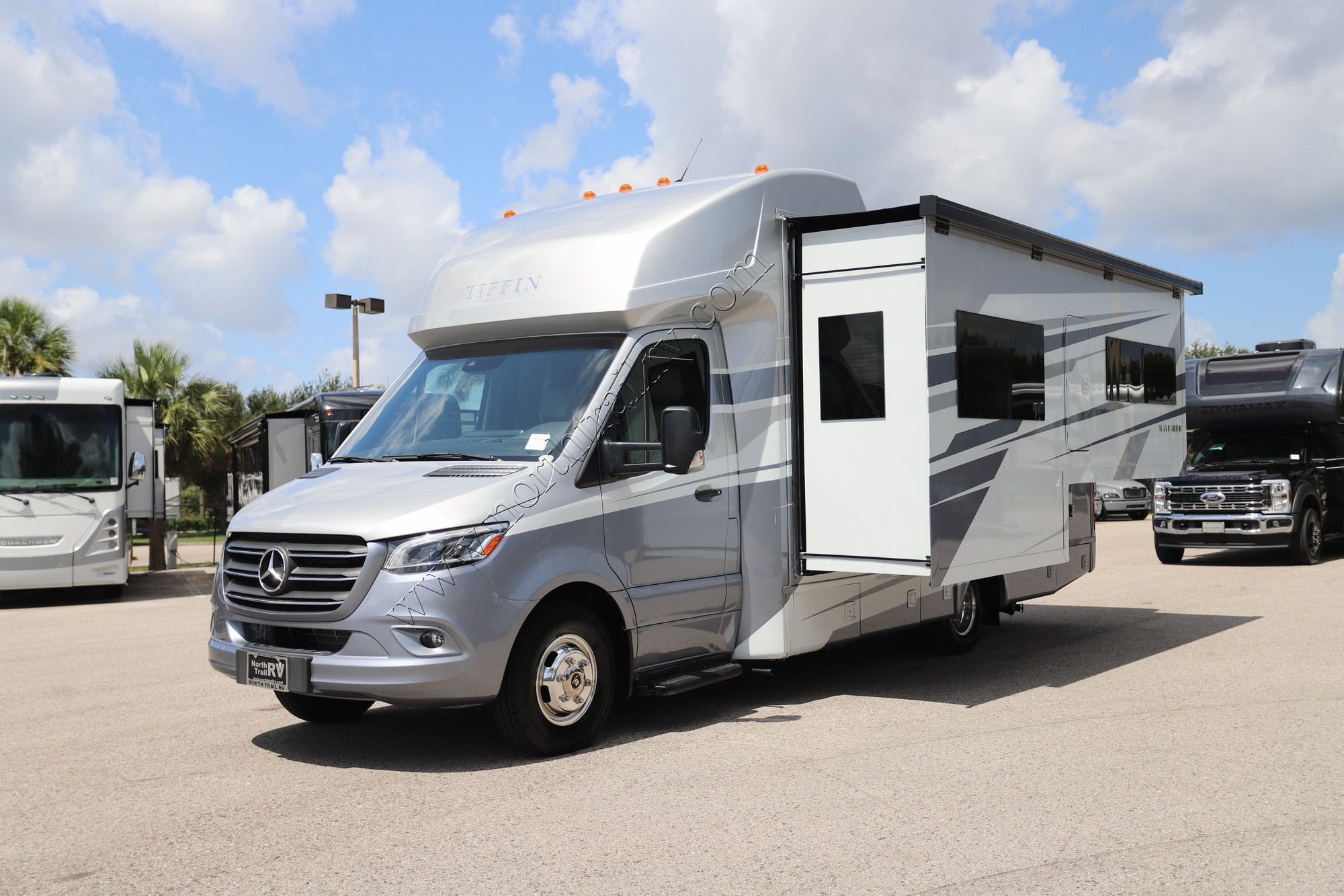 Used 2026 Tiffin Motor Homes Wayfarer 25XPW Class C  For Sale