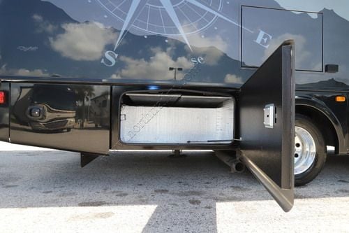 2023 Dynamax Isata 5 30FWD4X4