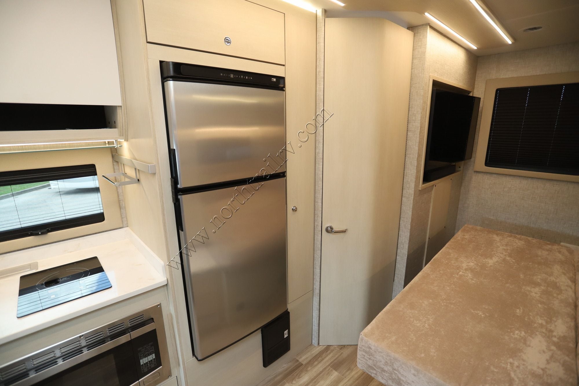 Used 2026 Tiffin Motor Homes Wayfarer 25XPW Class C  For Sale