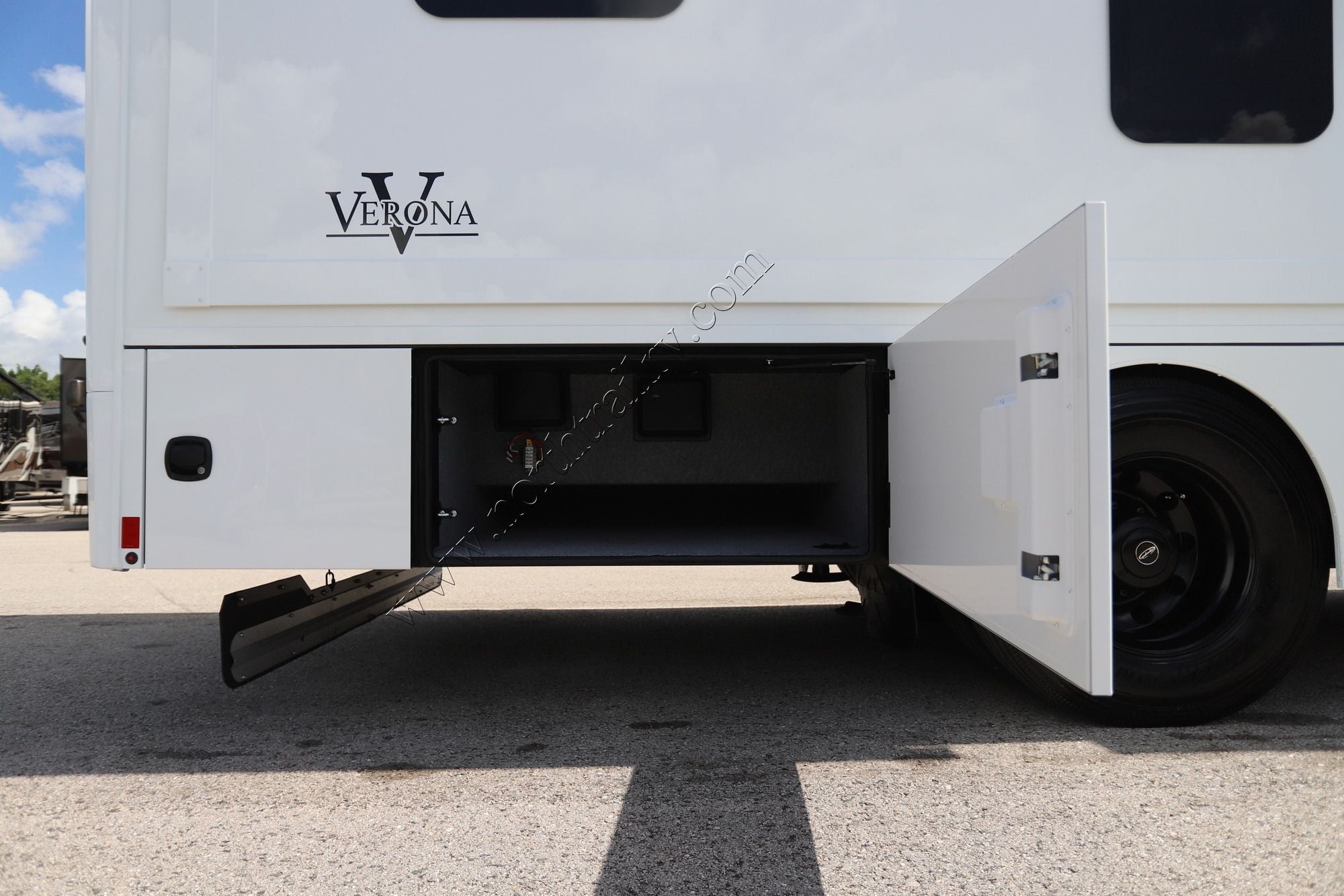 New 2027 Renegade Rv Verona 40VTB Super C  For Sale