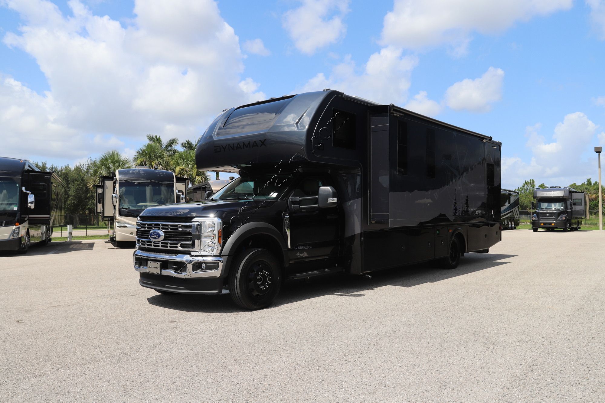 New 2027 Dynamax Isata 6 31KS Super C  For Sale