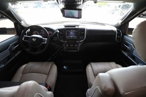 2023 Dynamax Isata 5 30FWD4X4