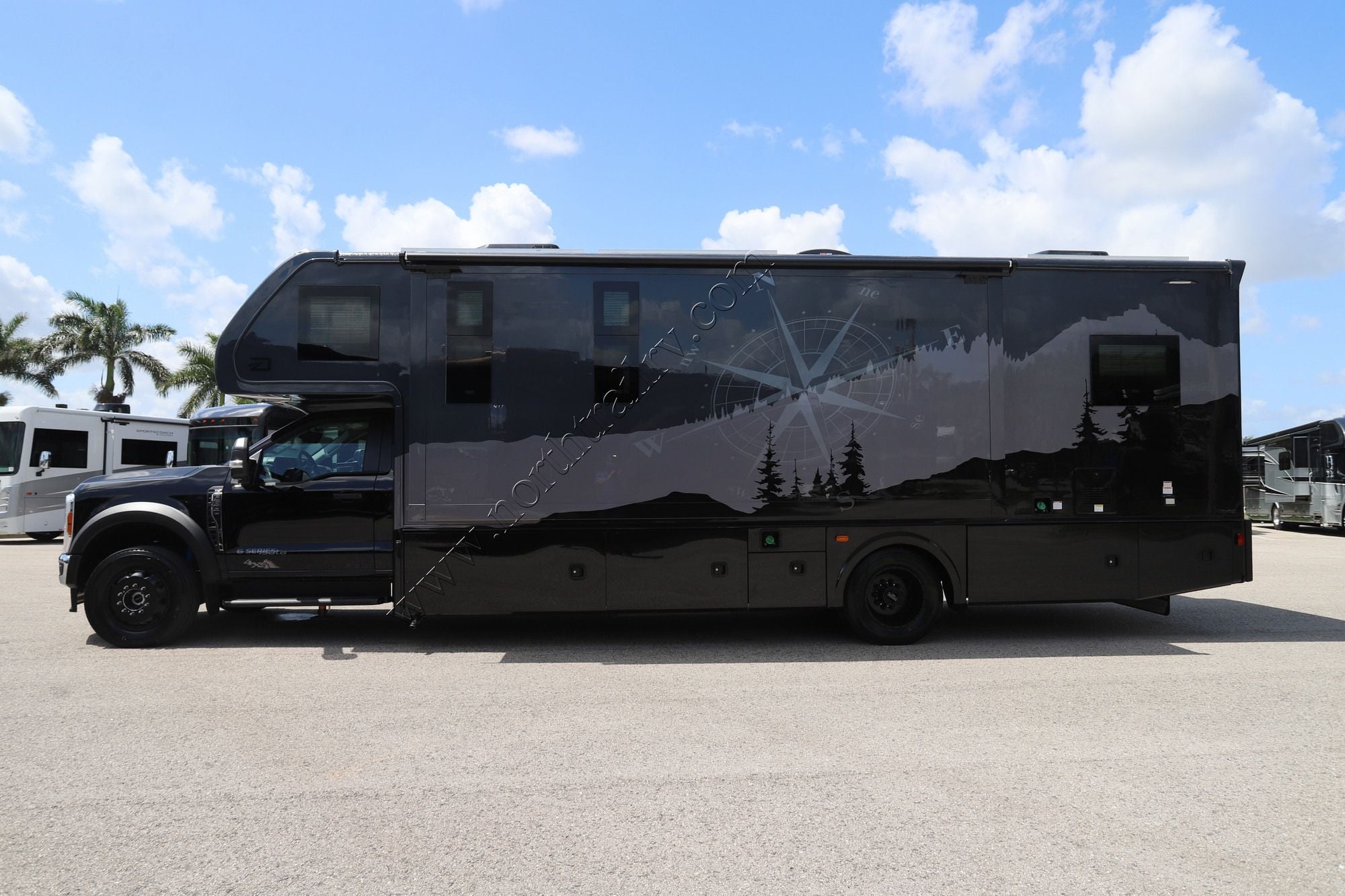 New 2027 Dynamax Isata 6 31KS Super C  For Sale