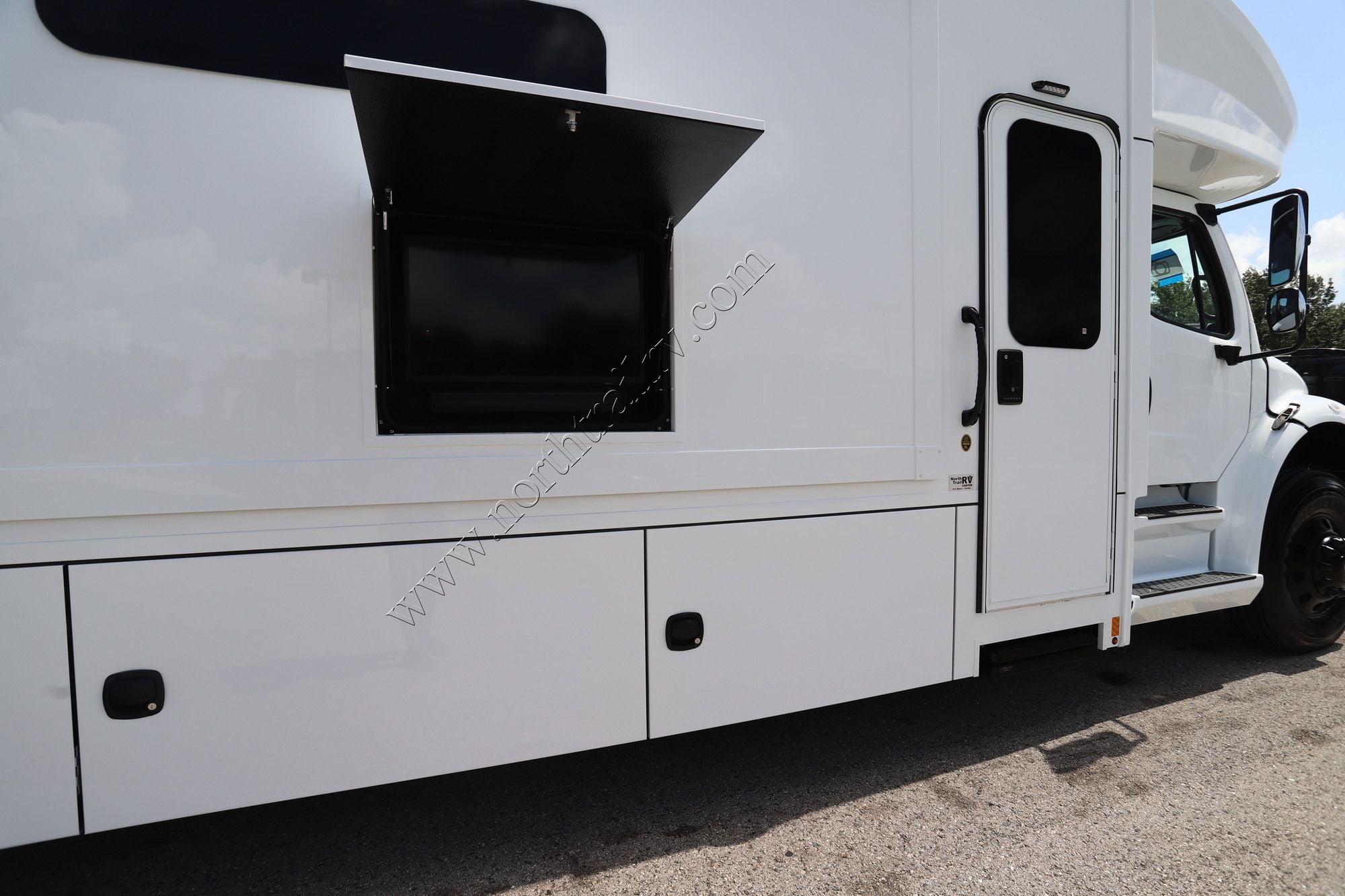 New 2027 Renegade Rv Verona 40VTB Super C  For Sale