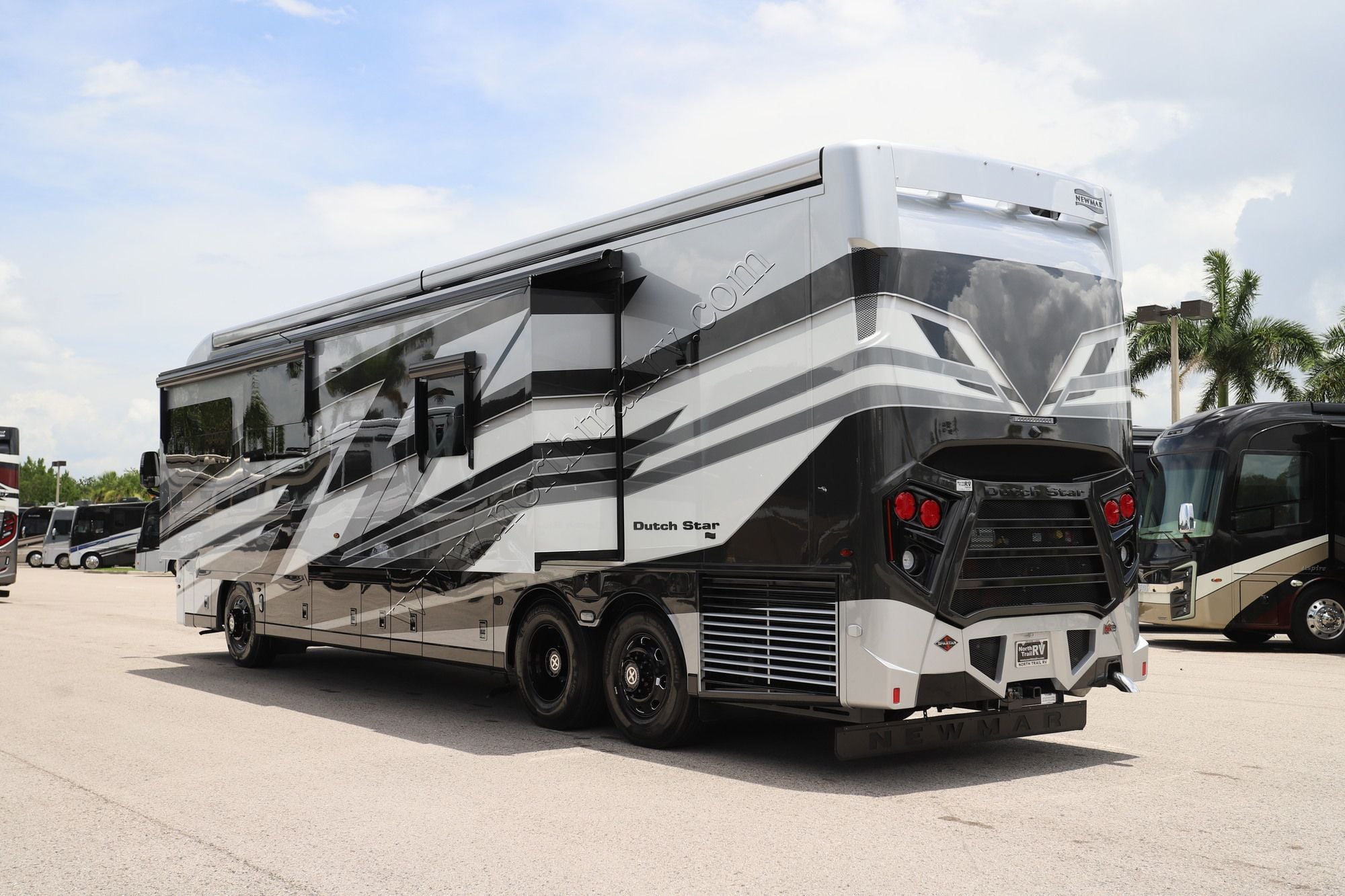 New 2027 Newmar Dutch Star 4081 Class A  For Sale