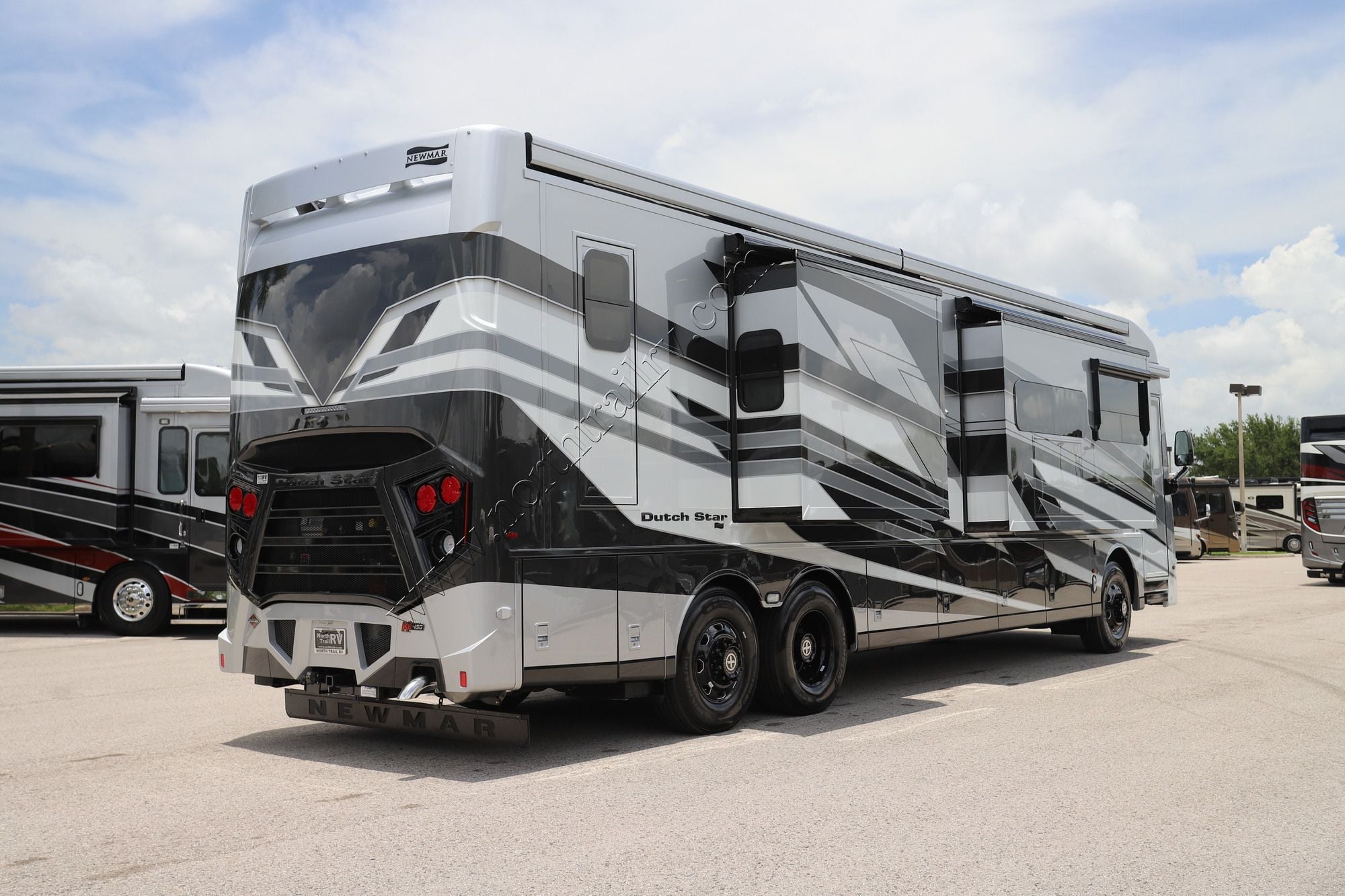 New 2027 Newmar Dutch Star 4081 Class A  For Sale