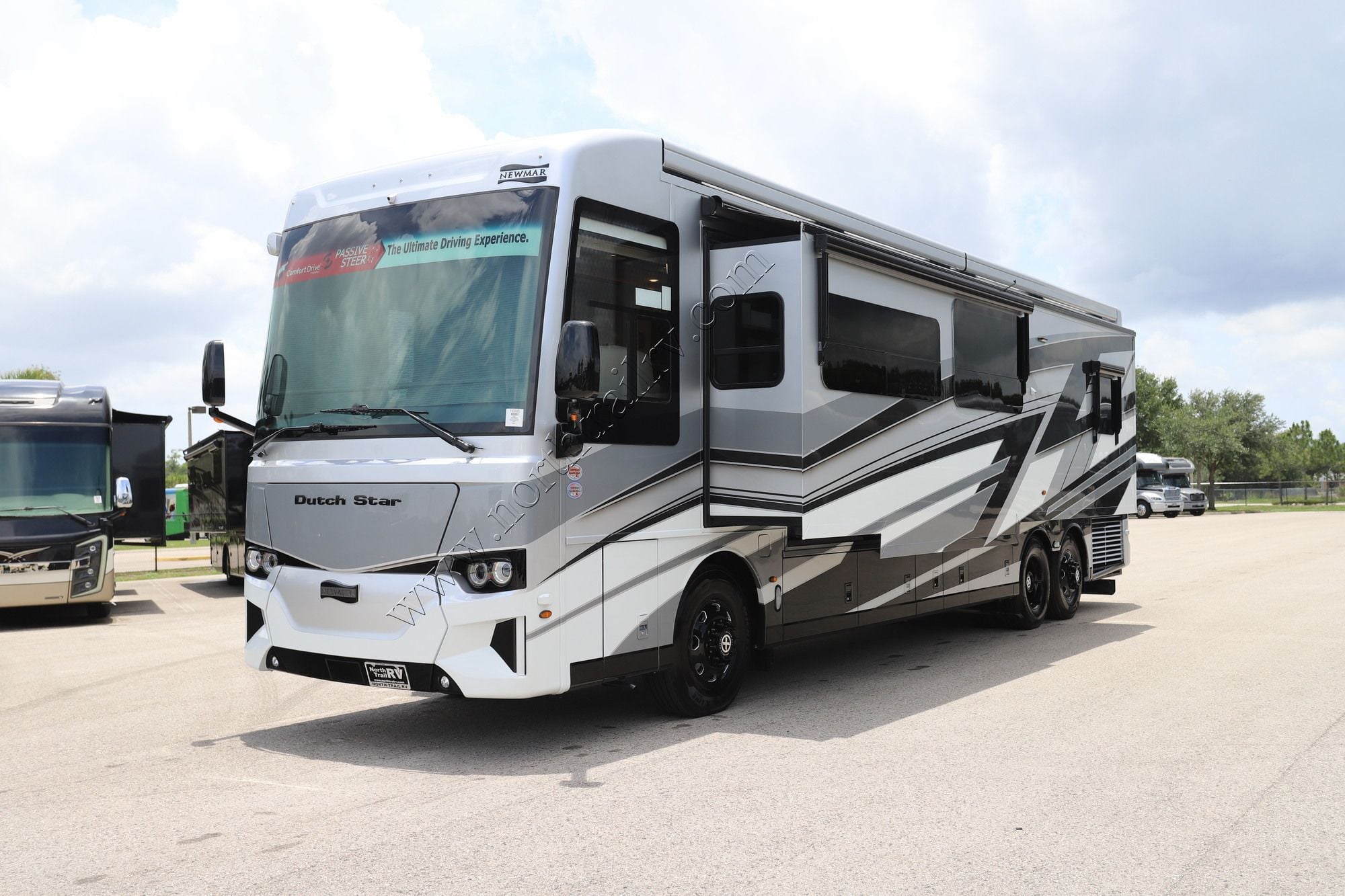 New 2027 Newmar Dutch Star 4081 Class A  For Sale