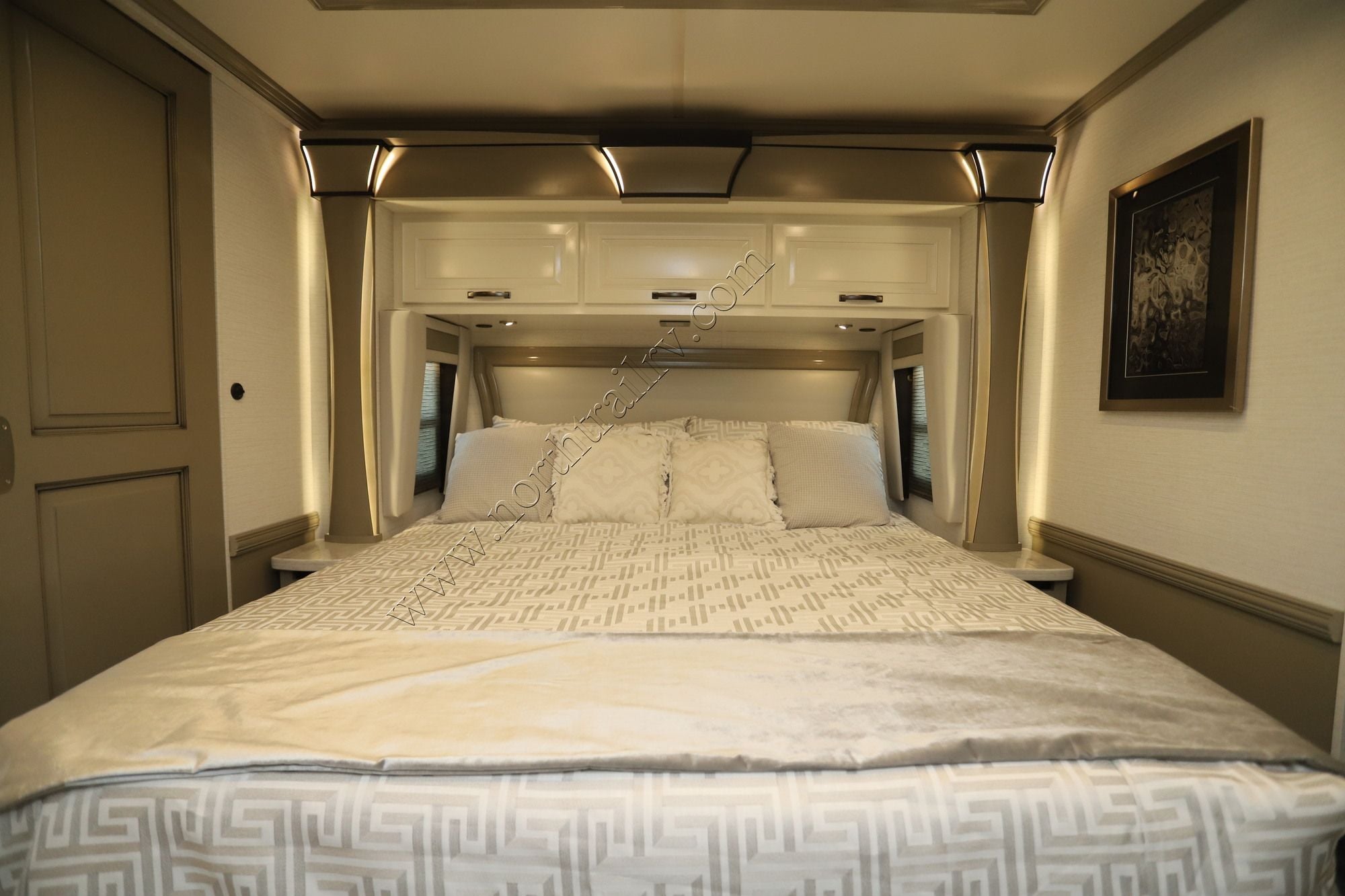 New 2027 Newmar Dutch Star 4081 Class A  For Sale