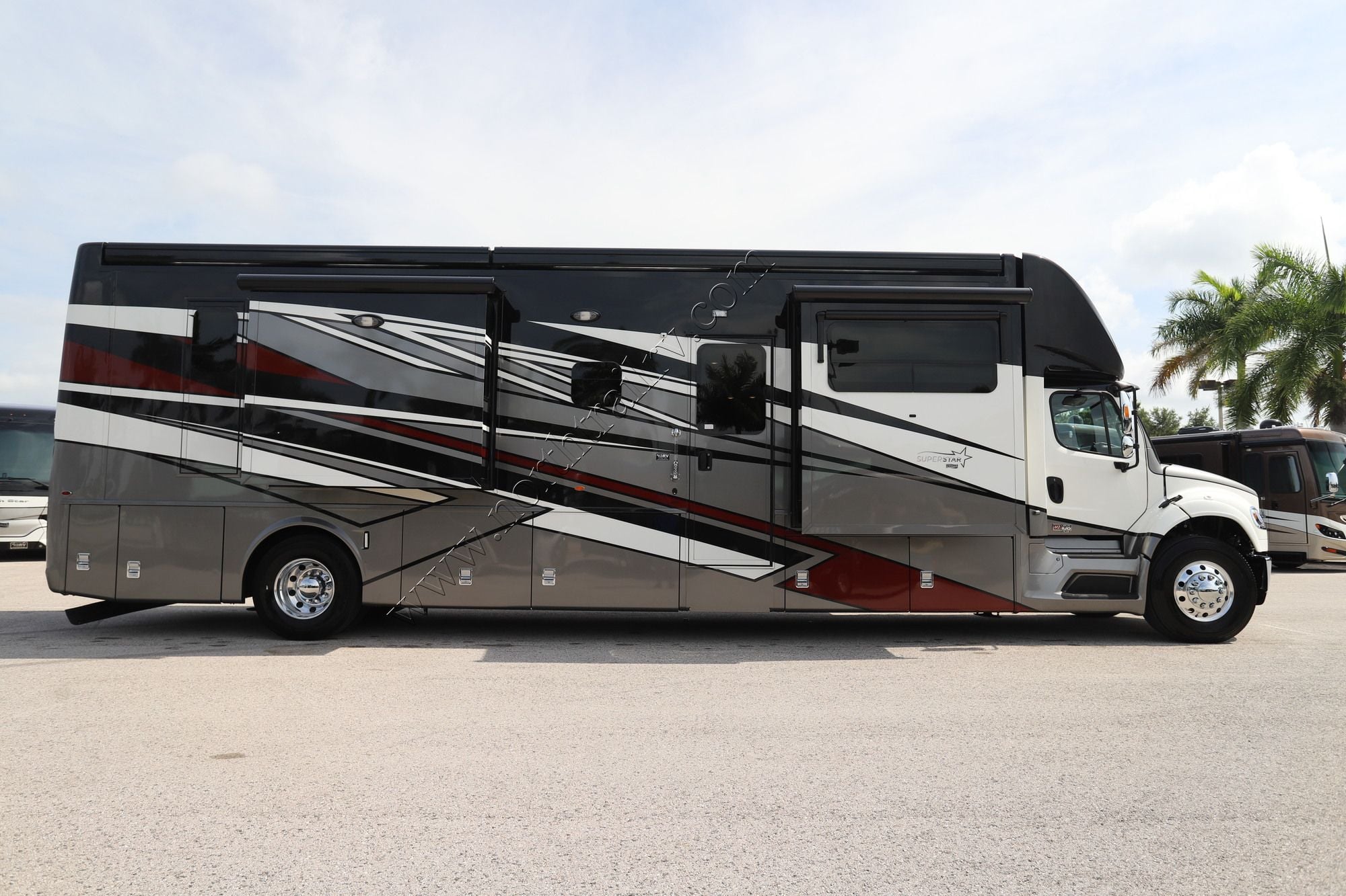 Used 2025 Newmar Super Star 4059 Super C  For Sale