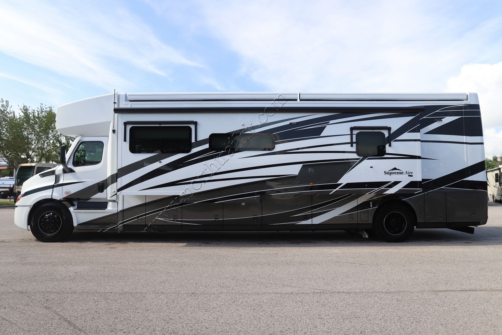 New 2027 Newmar Supreme Aire 4141 Super C  For Sale