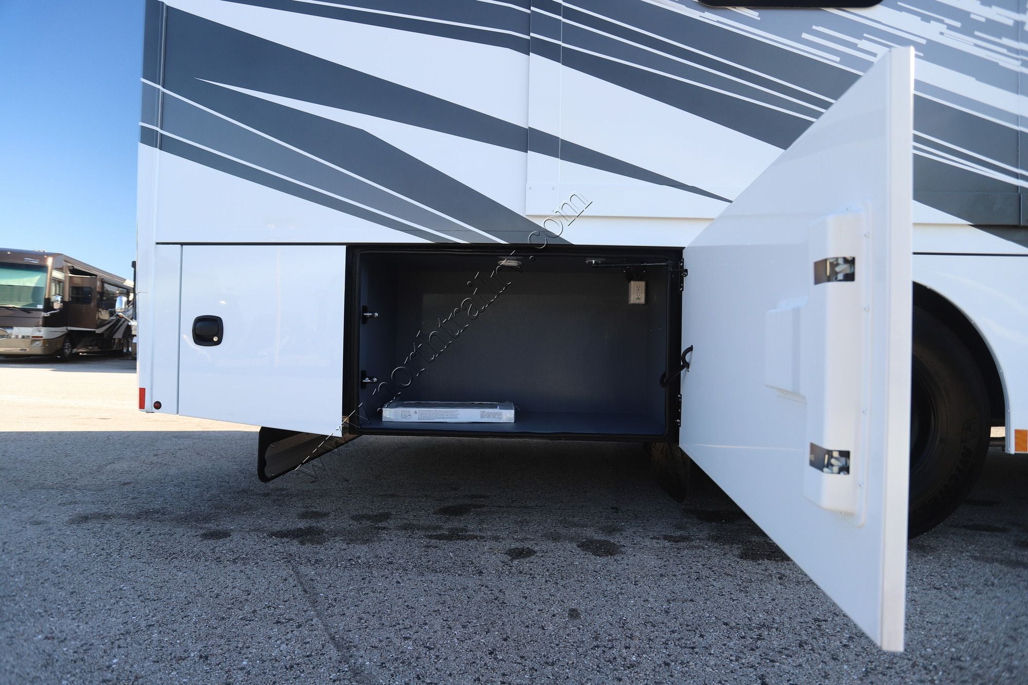 New 2027 Renegade Rv Explorer 40ERB Super C  For Sale